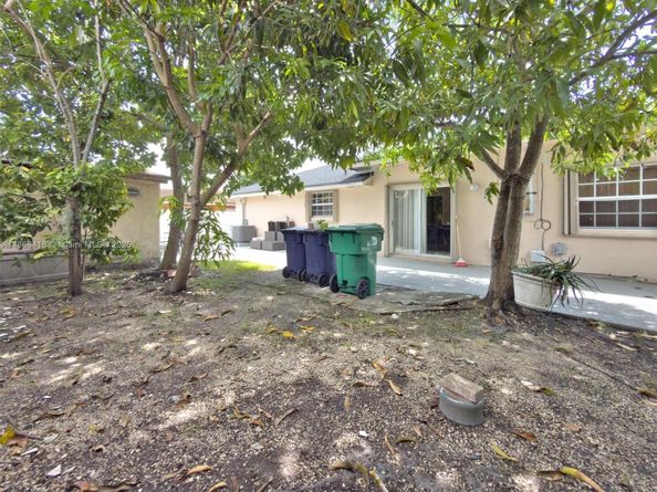 18013 SW 139th Pl, Miami FL 33177