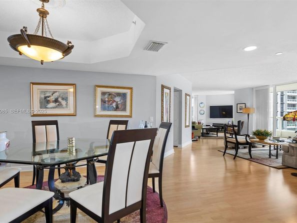 21205 Yacht Club Dr 2403, Aventura FL 33180