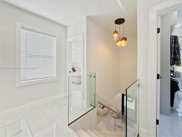 927 SW 18th Ave, Miami FL 33135