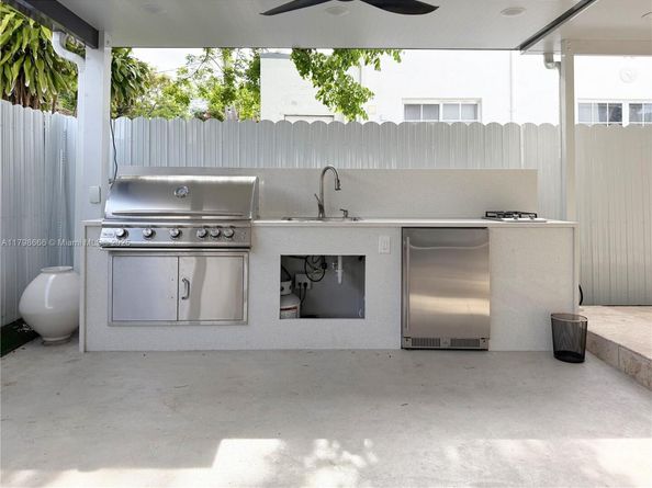 927 SW 18th Ave, Miami FL 33135