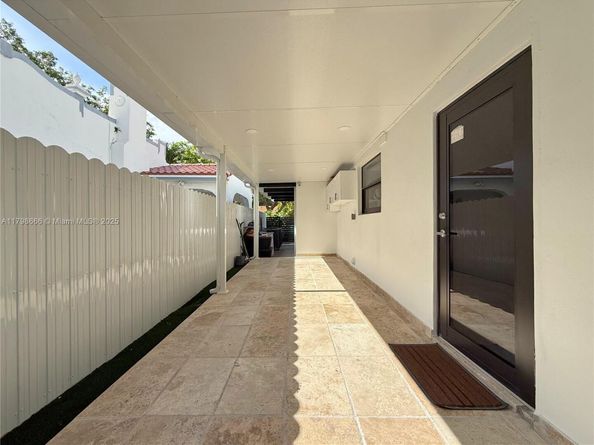 927 SW 18th Ave, Miami FL 33135