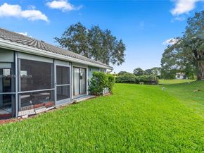 8220 Waterford Ln, Tamarac FL 33321