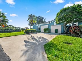 8220 Waterford Ln, Tamarac FL 33321