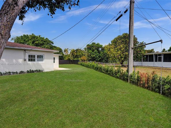 2125 Alamanda Dr, North Miami FL 33181