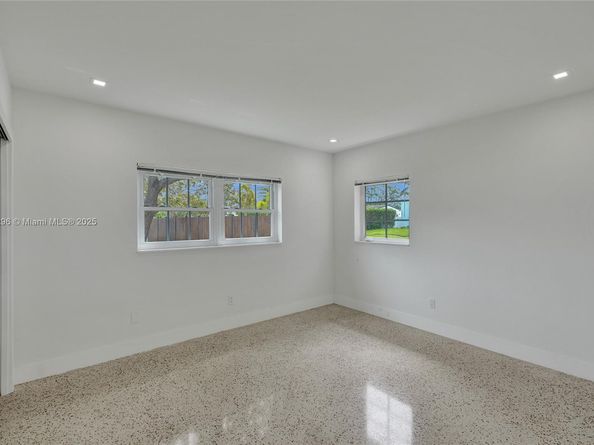 2125 Alamanda Dr, North Miami FL 33181