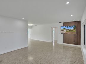 2125 Alamanda Dr, North Miami FL 33181