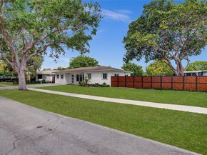 2125 Alamanda Dr, North Miami FL 33181