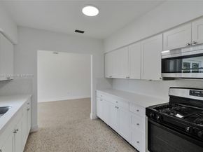 2125 Alamanda Dr, North Miami FL 33181