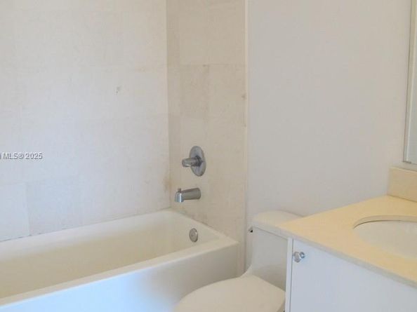 60 SW 13th St 2609, Miami FL 33130
