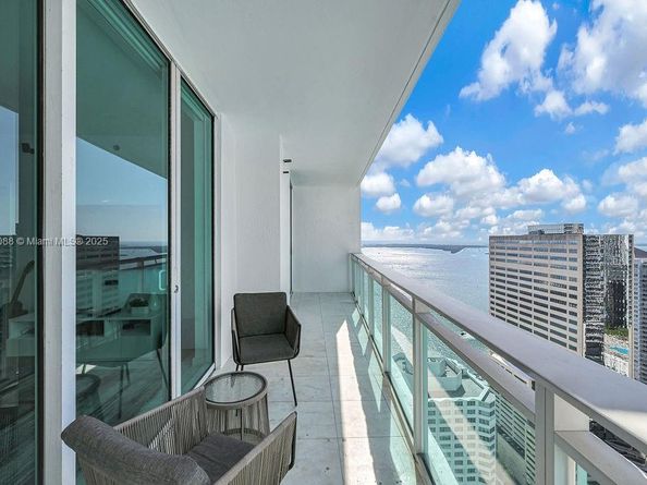 950 Brickell Bay Dr 3605, Miami FL 33131