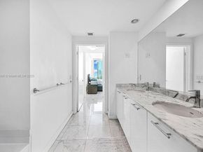 950 Brickell Bay Dr 3605, Miami FL 33131