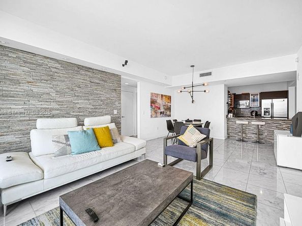 950 Brickell Bay Dr 3605, Miami FL 33131