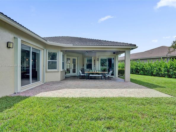 3695 W Gardenia Ave, Weston FL 33332
