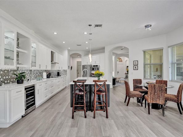 3695 W Gardenia Ave, Weston FL 33332