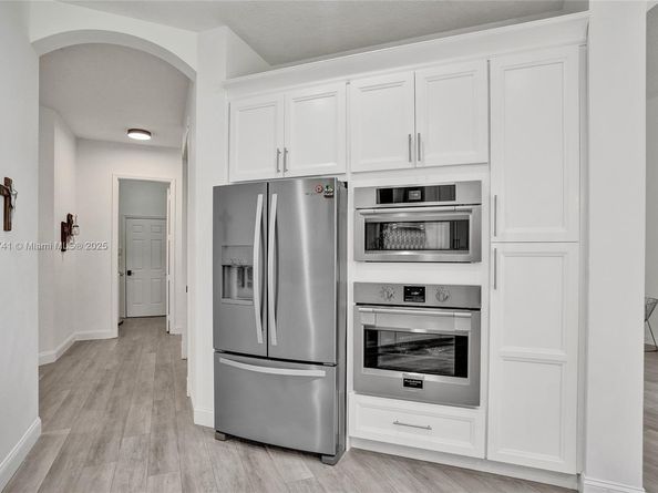 3695 W Gardenia Ave, Weston FL 33332
