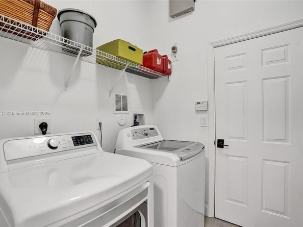 3695 W Gardenia Ave, Weston FL 33332
