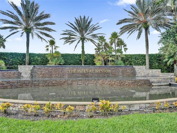 3695 W Gardenia Ave, Weston FL 33332