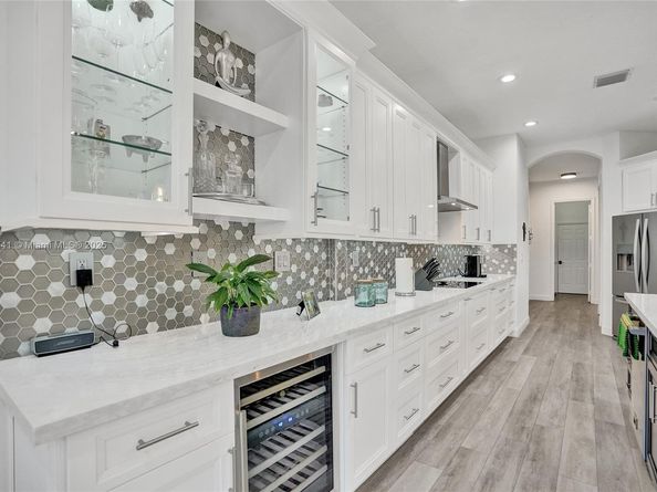 3695 W Gardenia Ave, Weston FL 33332