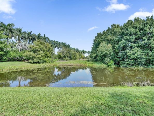 3695 W Gardenia Ave, Weston FL 33332