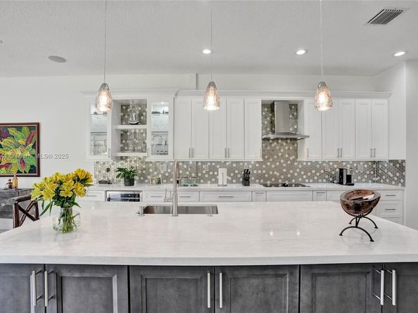 3695 W Gardenia Ave, Weston FL 33332
