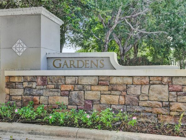 3695 W Gardenia Ave, Weston FL 33332