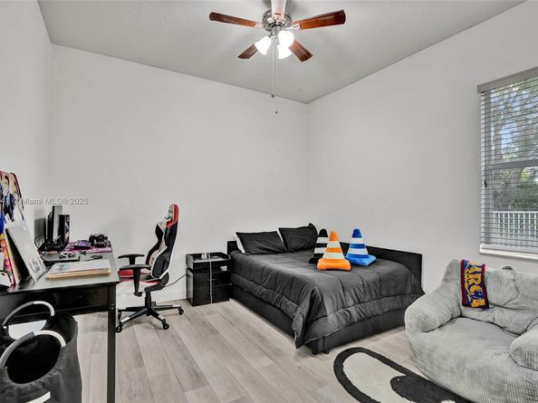 3695 W Gardenia Ave, Weston FL 33332