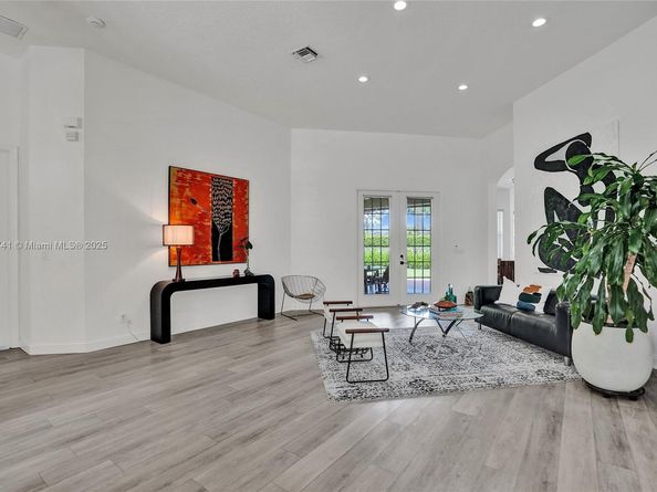 3695 W Gardenia Ave, Weston FL 33332