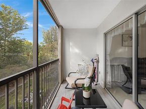 900 SW 142nd Ave 306L, Pembroke Pines FL 33027