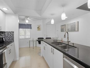 900 SW 142nd Ave 306L, Pembroke Pines FL 33027