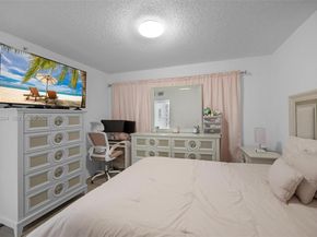 900 SW 142nd Ave 306L, Pembroke Pines FL 33027