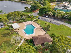 900 SW 142nd Ave 306L, Pembroke Pines FL 33027