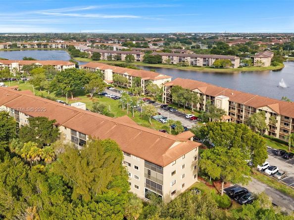 900 SW 142nd Ave 306L, Pembroke Pines FL 33027