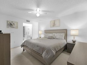 900 SW 142nd Ave 306L, Pembroke Pines FL 33027