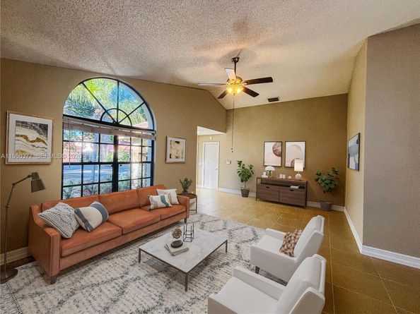 4176 NW 5th Dr, Deerfield Beach FL 33442