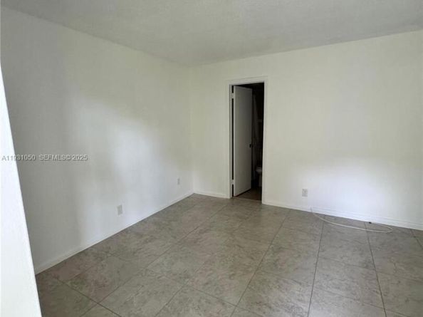 18 Hastings B 18, West Palm Beach FL 33417