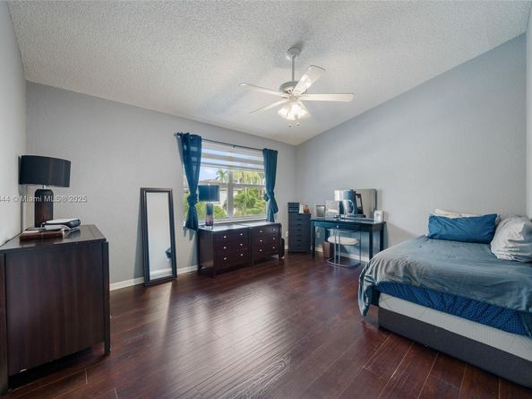 16829 SW 1st Mnr, Pembroke Pines FL 33027