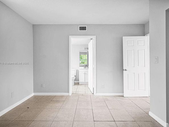 14180 NW 22nd Ave 4, Opa-Locka FL 33054