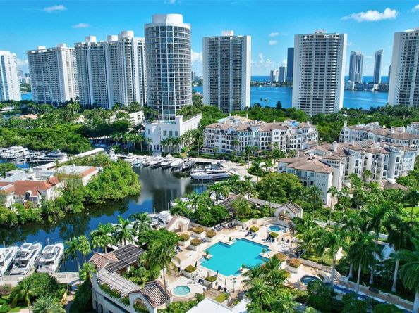 2000 Island Blvd 203, Aventura FL 33160