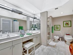 2000 Island Blvd 203, Aventura FL 33160