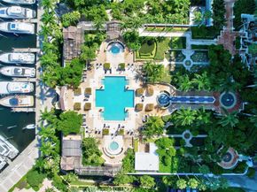2000 Island Blvd 203, Aventura FL 33160