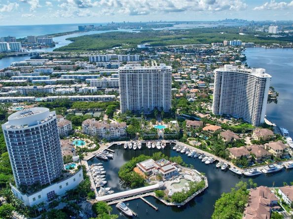 2000 Island Blvd 203, Aventura FL 33160
