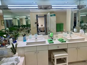 2000 Island Blvd 203, Aventura FL 33160