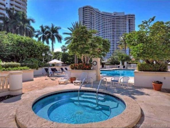 2000 Island Blvd 203, Aventura FL 33160