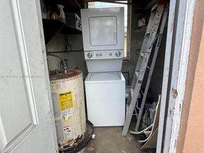 330 NW 23rd Ct, Miami FL 33125