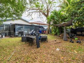 1741 NW 44th St, Miami FL 33142