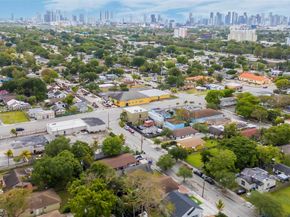 1741 NW 44th St, Miami FL 33142