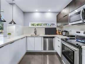 1741 NW 44th St, Miami FL 33142