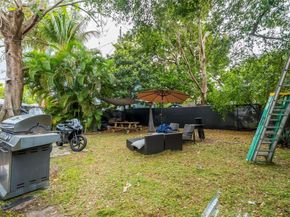 1741 NW 44th St, Miami FL 33142