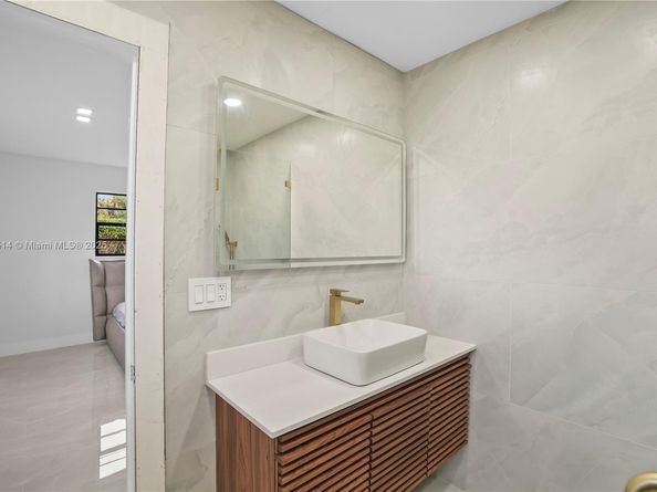 5280 SW 90th Ave, Cooper City FL 33328