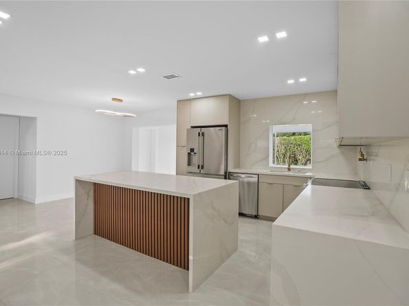 5280 SW 90th Ave, Cooper City FL 33328